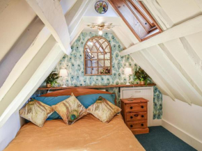 Perfect cottage, Free WiFi, Free offorad private parking, minutes from nearby attractions